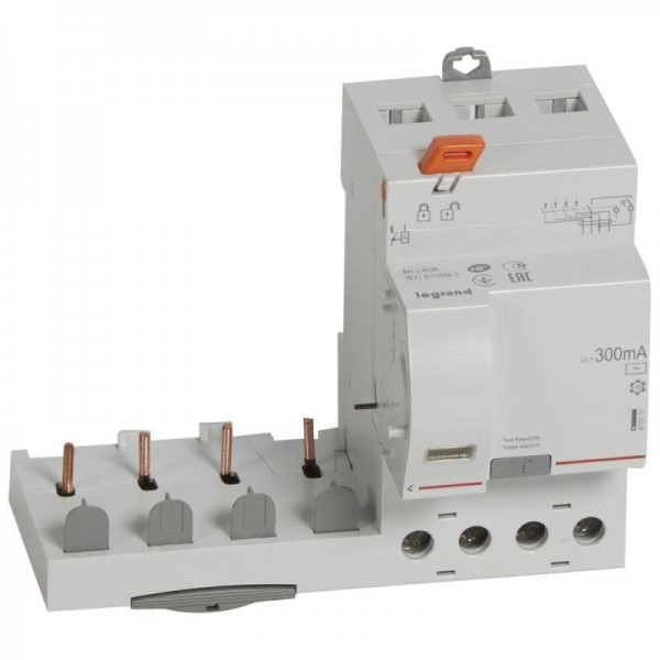  Блок диф. защиты 4п 40А 300мА тип AC DX3 Leg 410511 