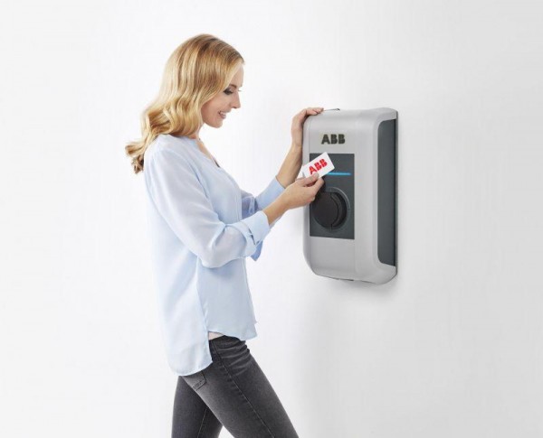  Устройство зарядное для электромобилей B+ W22-T-R-0 T2 22kW RFID ABB 6AGC070442 