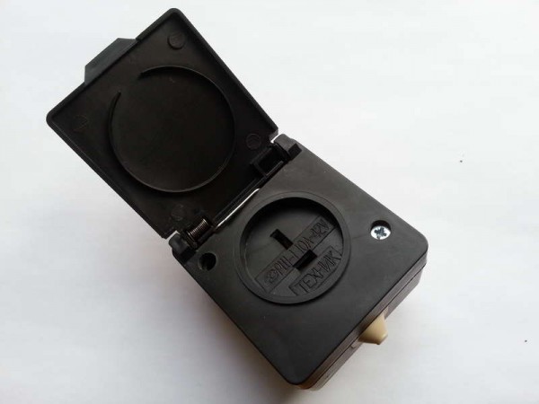  Розетка ОП РШ-1-10 A-42 V (РП 2Б) IP43 10А 42V пластик 