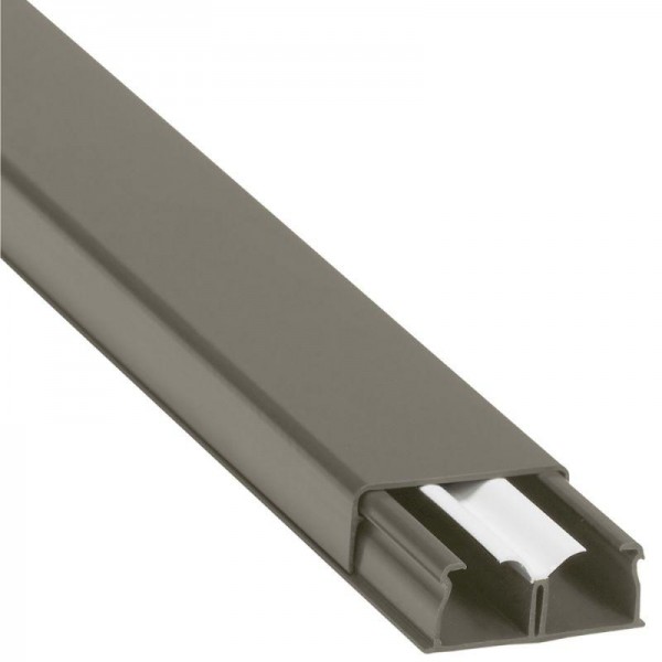  Кабель-канал 2-секц. 40х16 L2100 пластик DLPlus с перегородкой корич. Leg 030081 