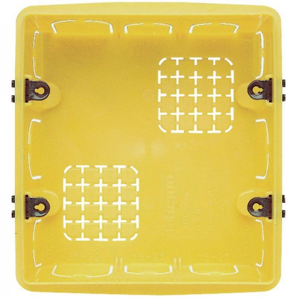  Коробка установочная 106х117х52 Leg BTC 506E 