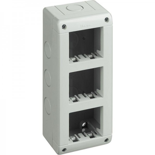  Корпус защ. IP40 2+2+2мод. верт. Leg BTC 25406V 
