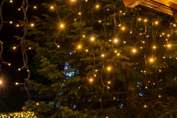  Гирлянда "Айсикл" (бахрома) 5х0.7м 152LED тепл. бел. провод черн. каучук Neon-Night 255-316 