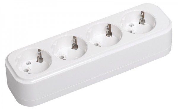  Колодка удлинителя 4-м К04 2P+PE 16А/250В CLASSIC ИЭК KYP11-16-04-00-Z 