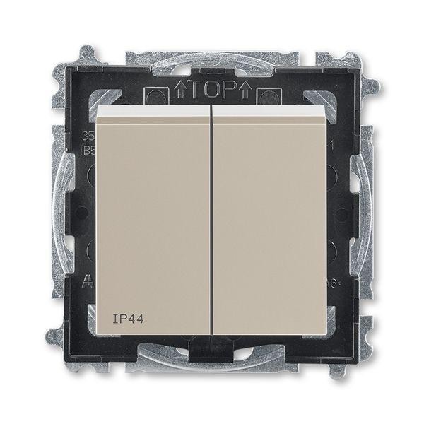  Выключатель 2-кл. Levit IP44 кофе макиато/бел. ABB 2CHH595940A4018 