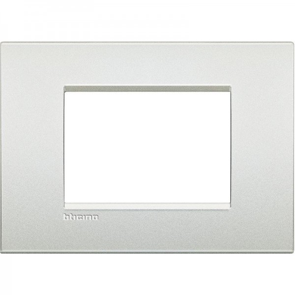  Рамка 3мод. Air LivingLight бел. жемчуг Leg BTC LNC4803PR 