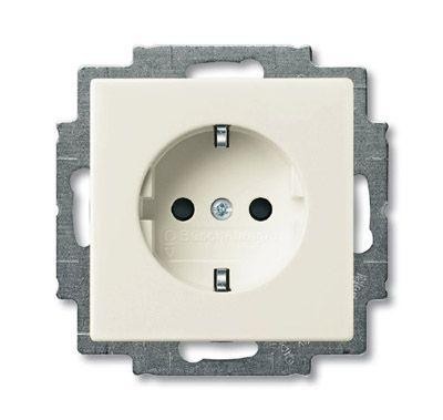  Розетка Schuko Basic 55 16А 250В винт. клеммы chalet-white ABB 2CKA002011A6150 