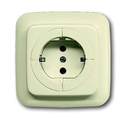  Розетка Schuko Busch-Duro 2000 SI 16А 250В с механизмом освобождения вилки сл. кость ABB 2CKA002011A3397 