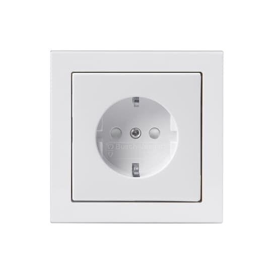  Розетка Schuko Impressivo 16А 230В в комплекте с рамкой бел. ABB 2TKA003848G1 