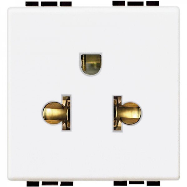  Розетка силовая LivingLight 16А 2К+3t универс. станд. бел. Leg BTC N4126 